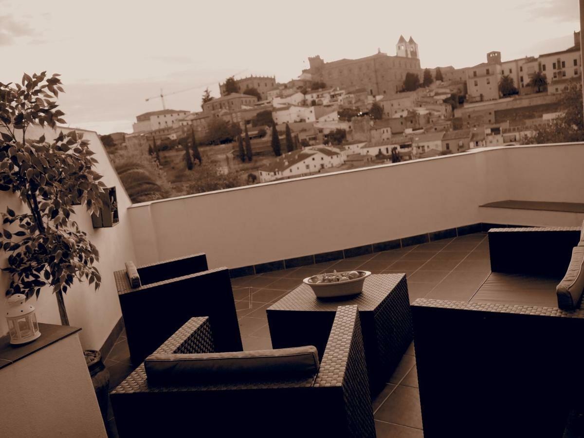 Apartamento Turístico. AZAHAR. Cáceres. Exterior foto